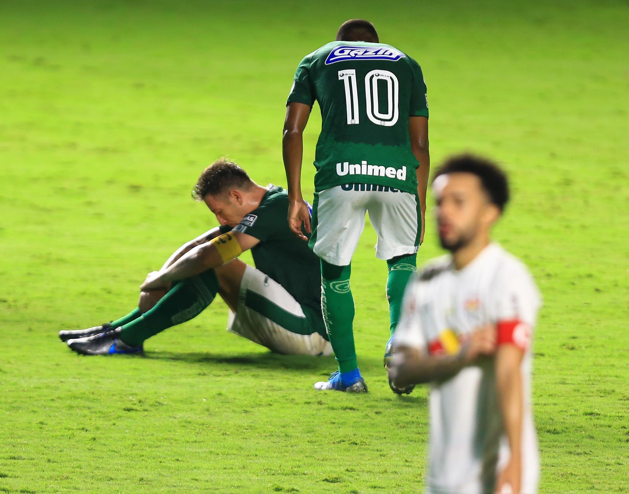 Goiás empata com Bragantino e é o terceiro rebaixado para Série B
