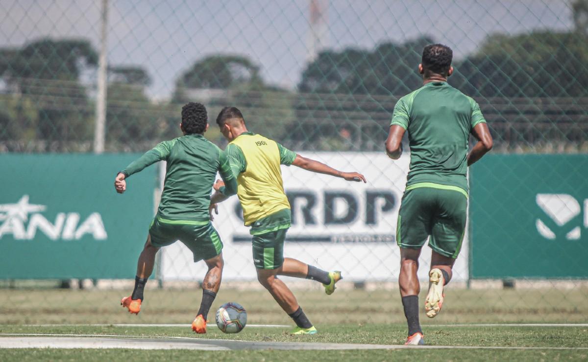 Coritiba quer mais peças para aumentar a disputa por posições no time titular.