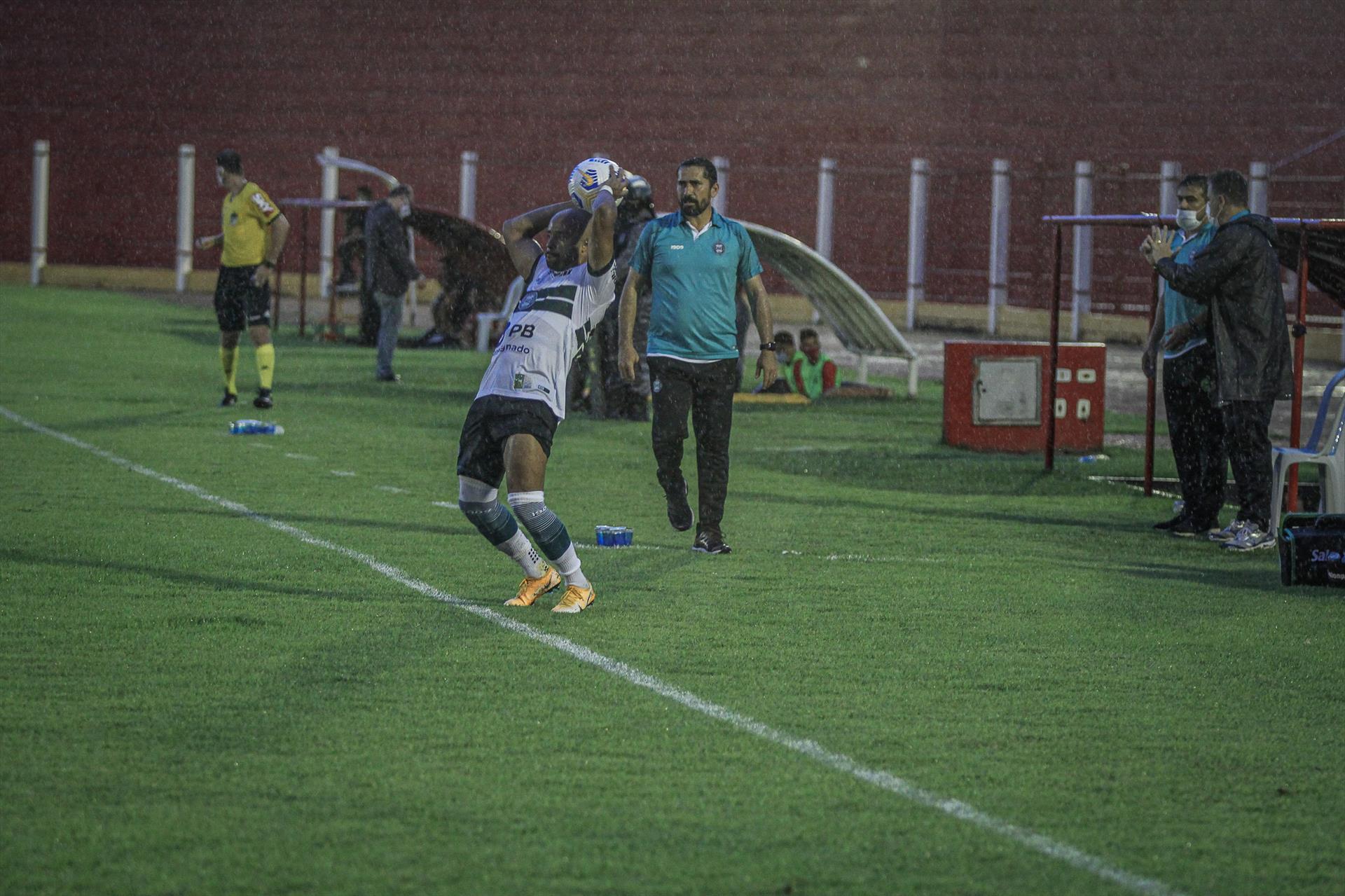 Técnico do Coritiba destacou a importância da classificação na Copa do Brasil