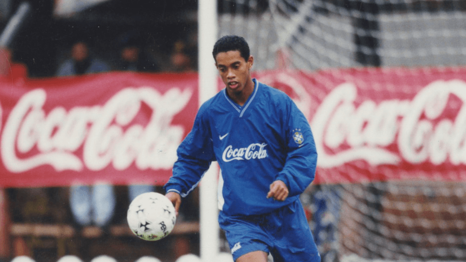 Ronaldinho em treino da seleção em 1999. Foto: Antônio Costa/Arquivo/Gazeta do Povo