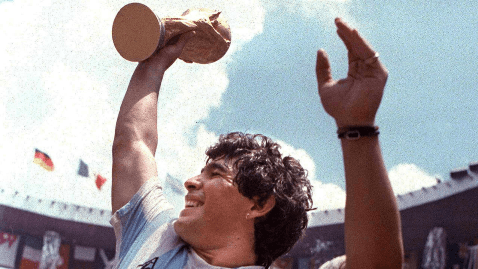 Maradona é o argentino que odiamos amar. Foto: AFP