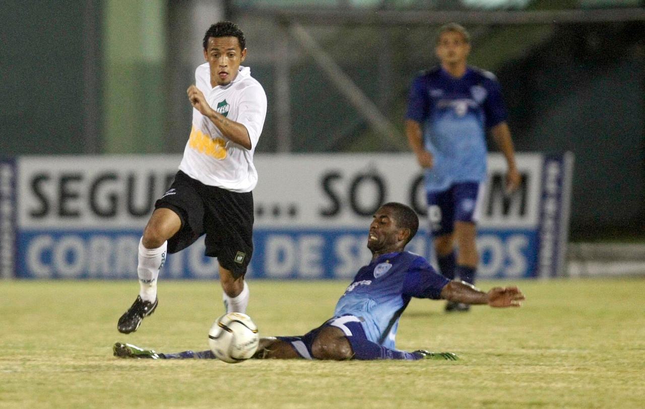 Em 2010, o Coritiba enfrentou Iraty e Paraná em Paranaguá. Foi a última vez que o clube mandou jogos pelo Paranaense fora de Curitiba.