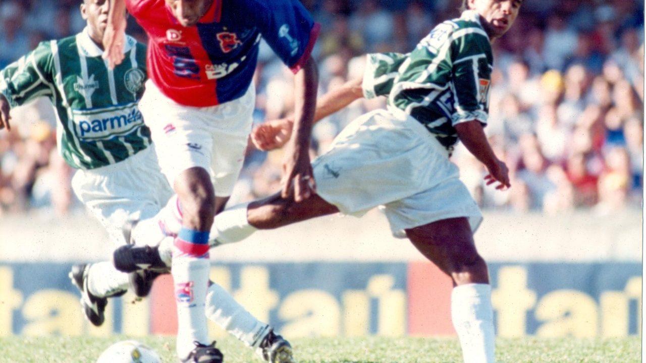 Paraná encara o Palmeiras em 1995. Foto: Arquivo/GRPCOM