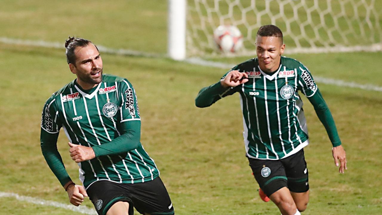 Léo Gamalho já fez cinco gols