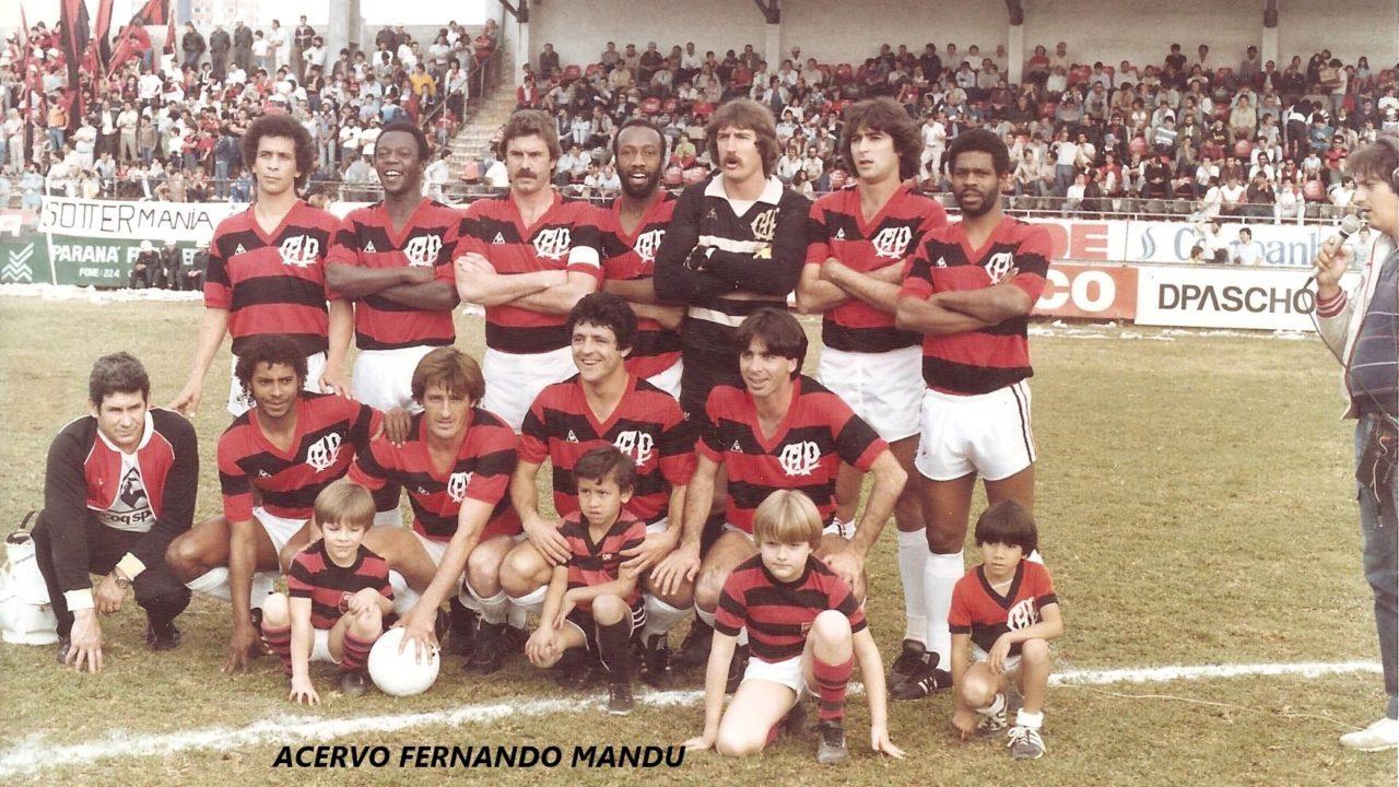 Os filhos de Fernando Mandu viraram mascotinhos do Athletico nos anos 80 (Arquivo Pessoal)