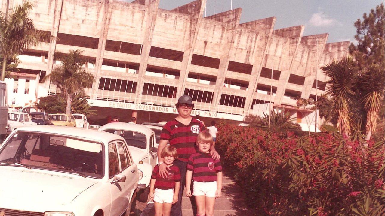Fernando também levou os filhos para Belo Horizonte, em um jogo do Athletico contra o Galo, no Mineirão (Arquivo Pessoal)  