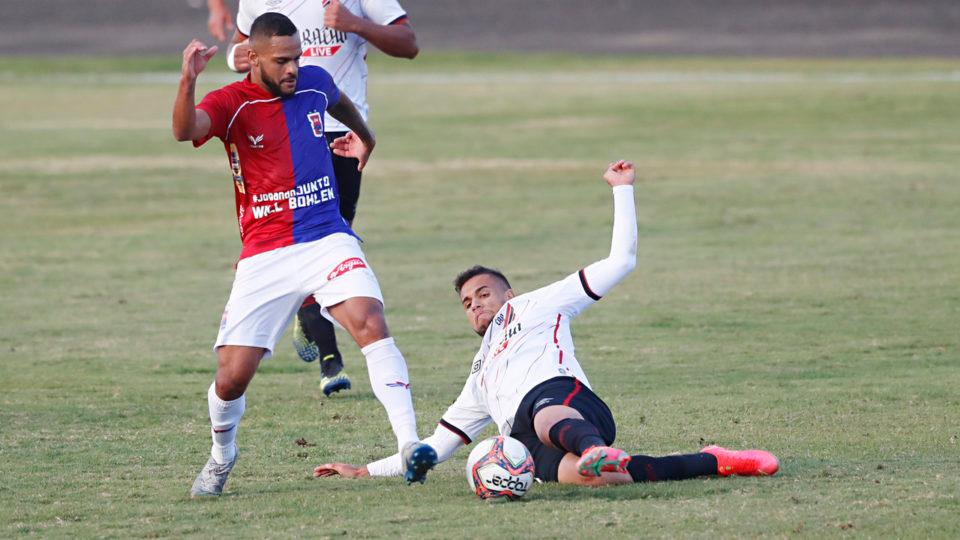Juninho ganhou destaque nos últimos jogos. Foto: Allexandre Fellipe/Paraná Clube. 