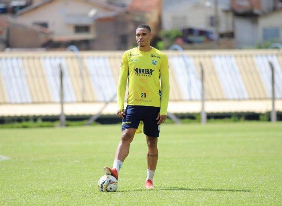 Paraná acerta contratação de Jonathan Costa