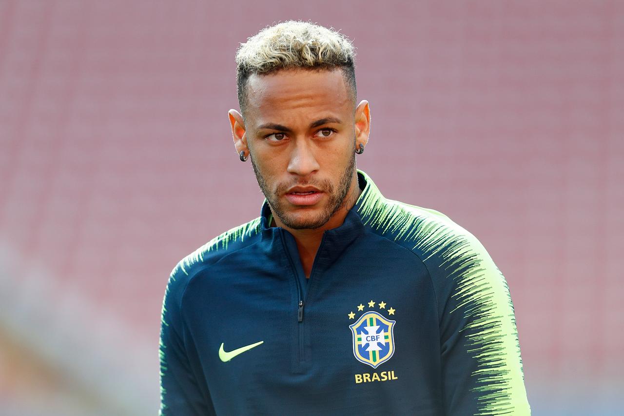 Neymar em treino da seleção.