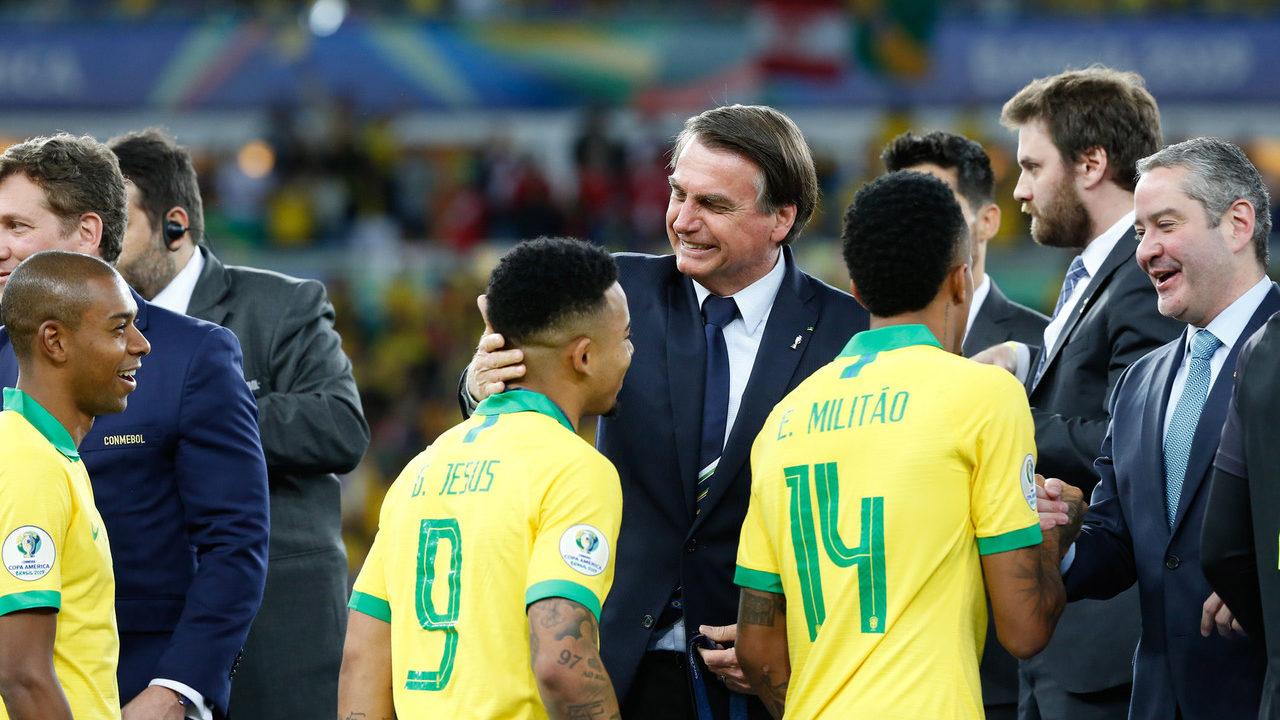 Bolsonaro e Caboclo na Copa América 2019. Foto: William Lucas/Copa América