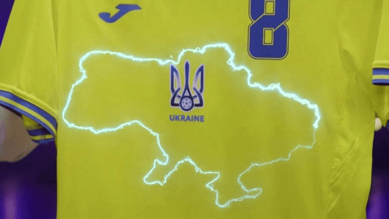 Camisa da Ucrânia com mapa do país