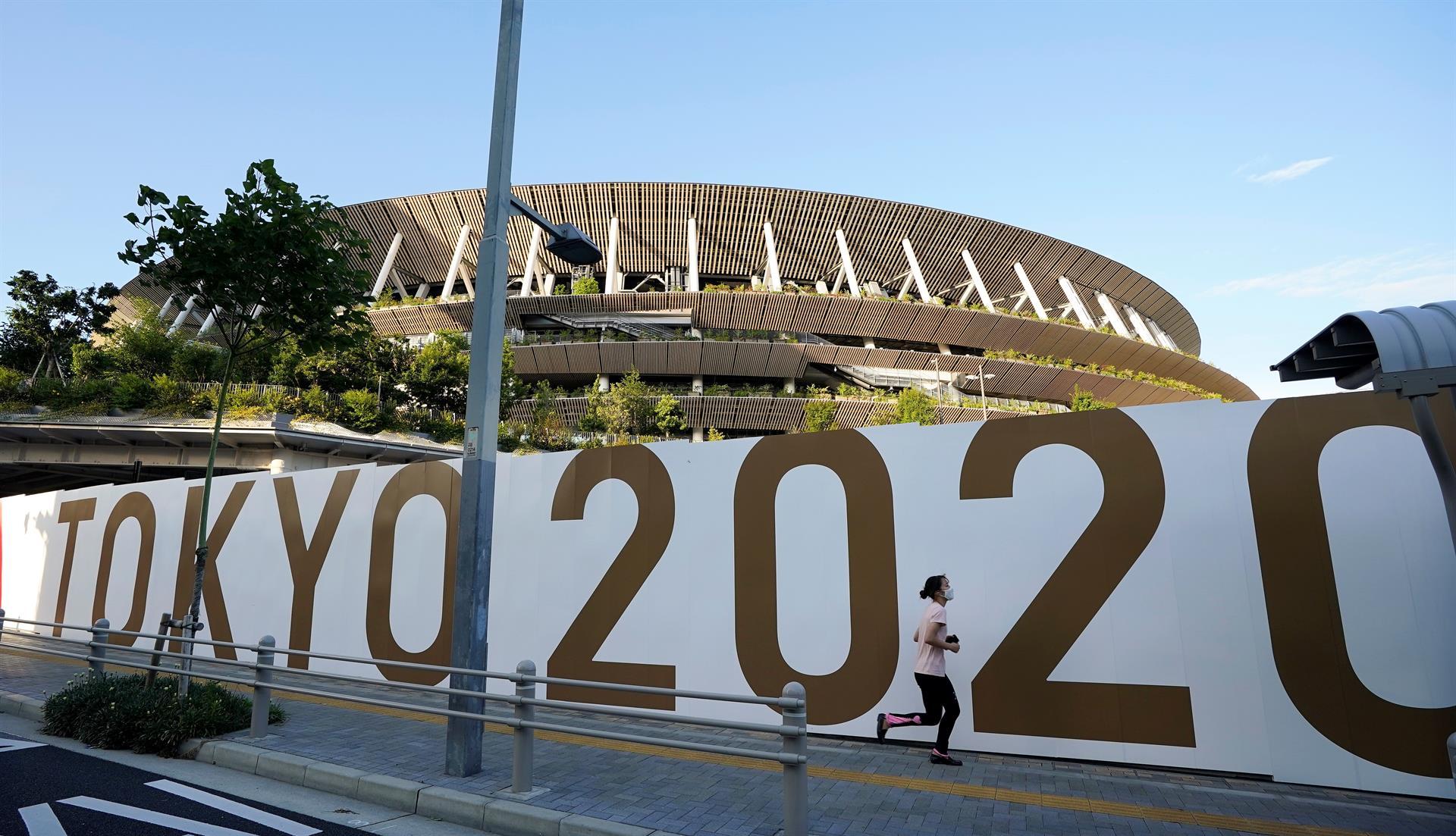 Às vésperas de Olimpíada, Japão flexibiliza estado de emergência em Tóquio