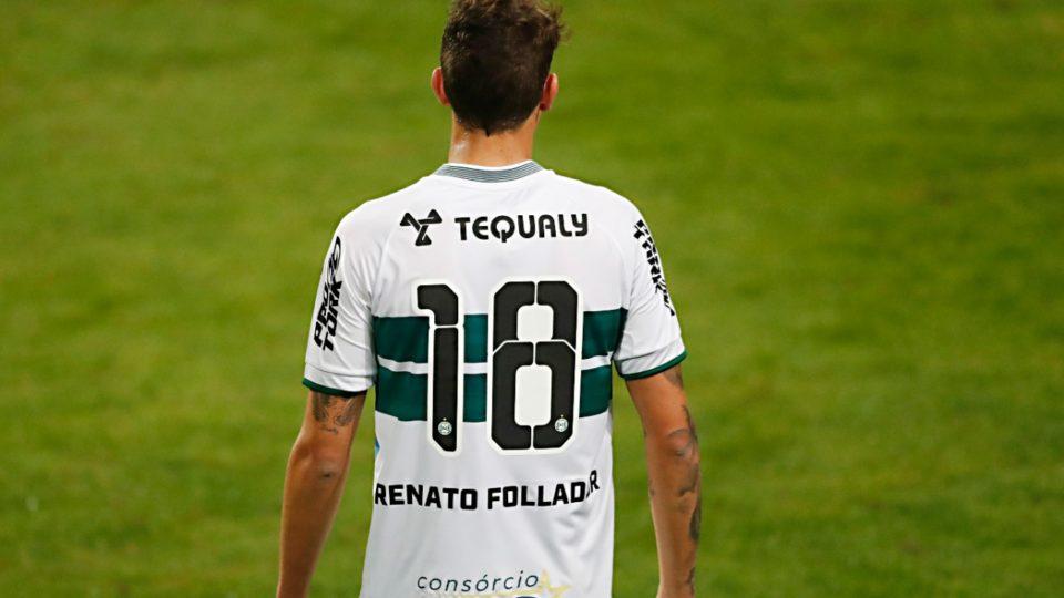 Nome de Renato Follador na camisa do Coritiba contra o Vasco