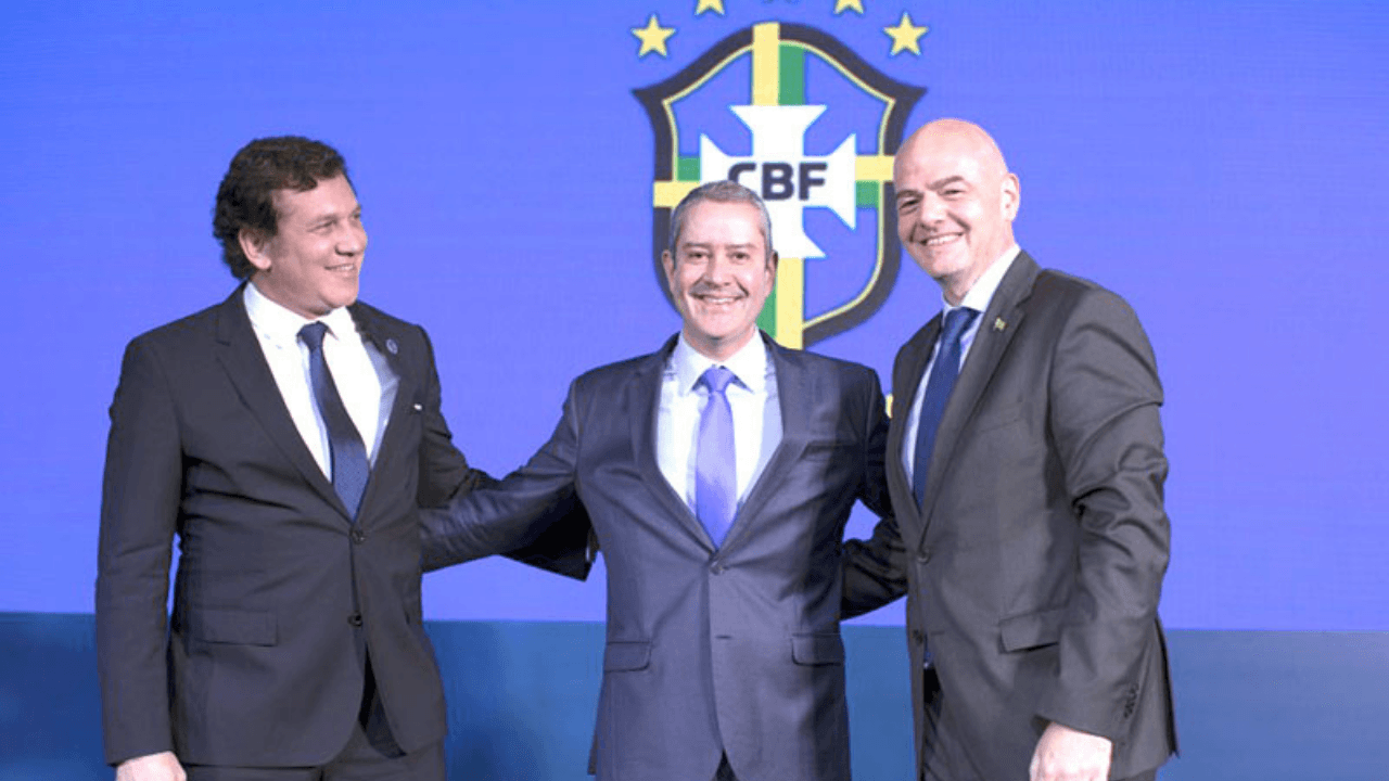 Rogério Caboclo, o presidente da Conmebol, Alejandro Domínguez, e o presidente da FIFA, Gianni Infantino
