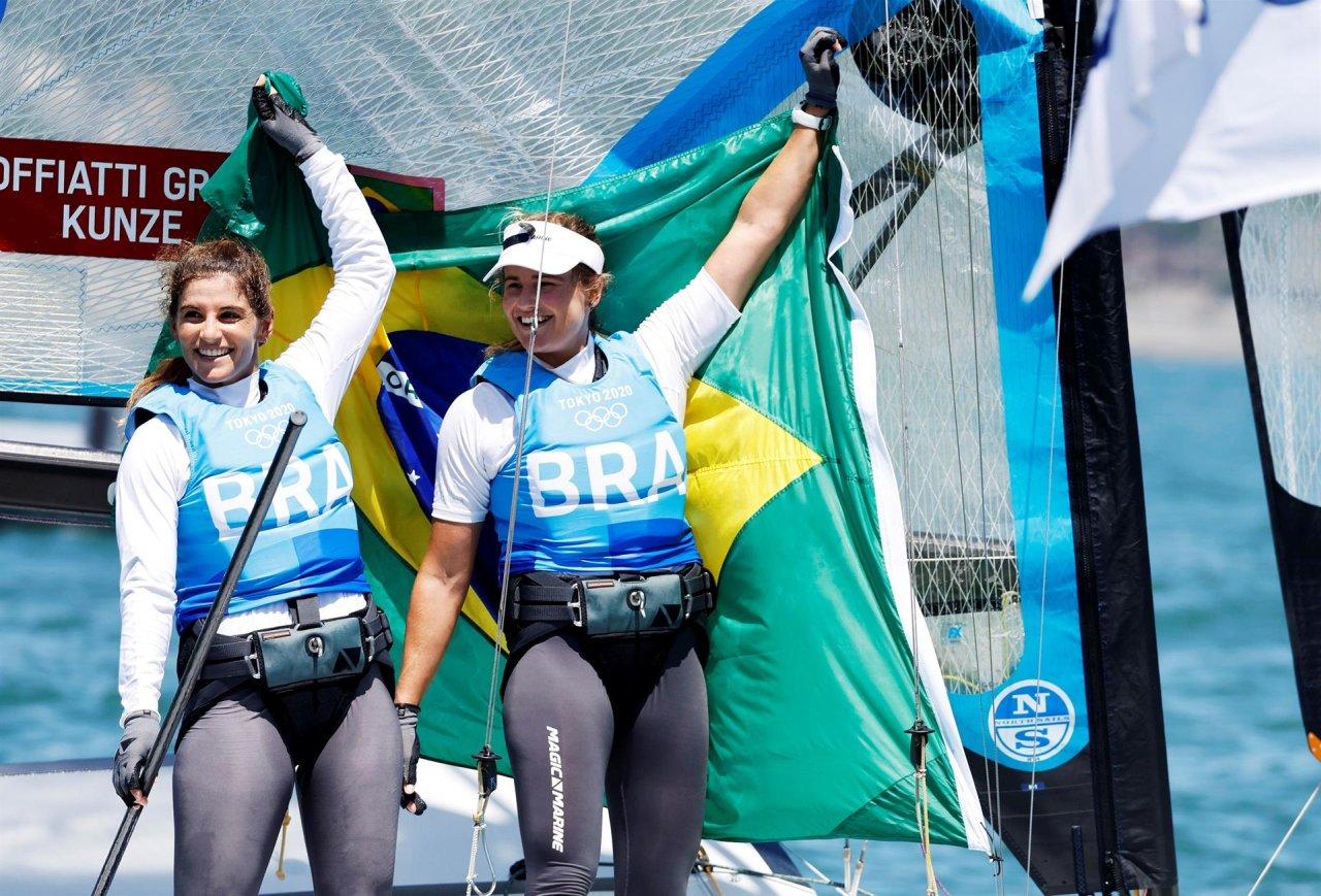 Martine Grael e Kahena Kunze faturam o ouro e são bicampeãs olímpicas