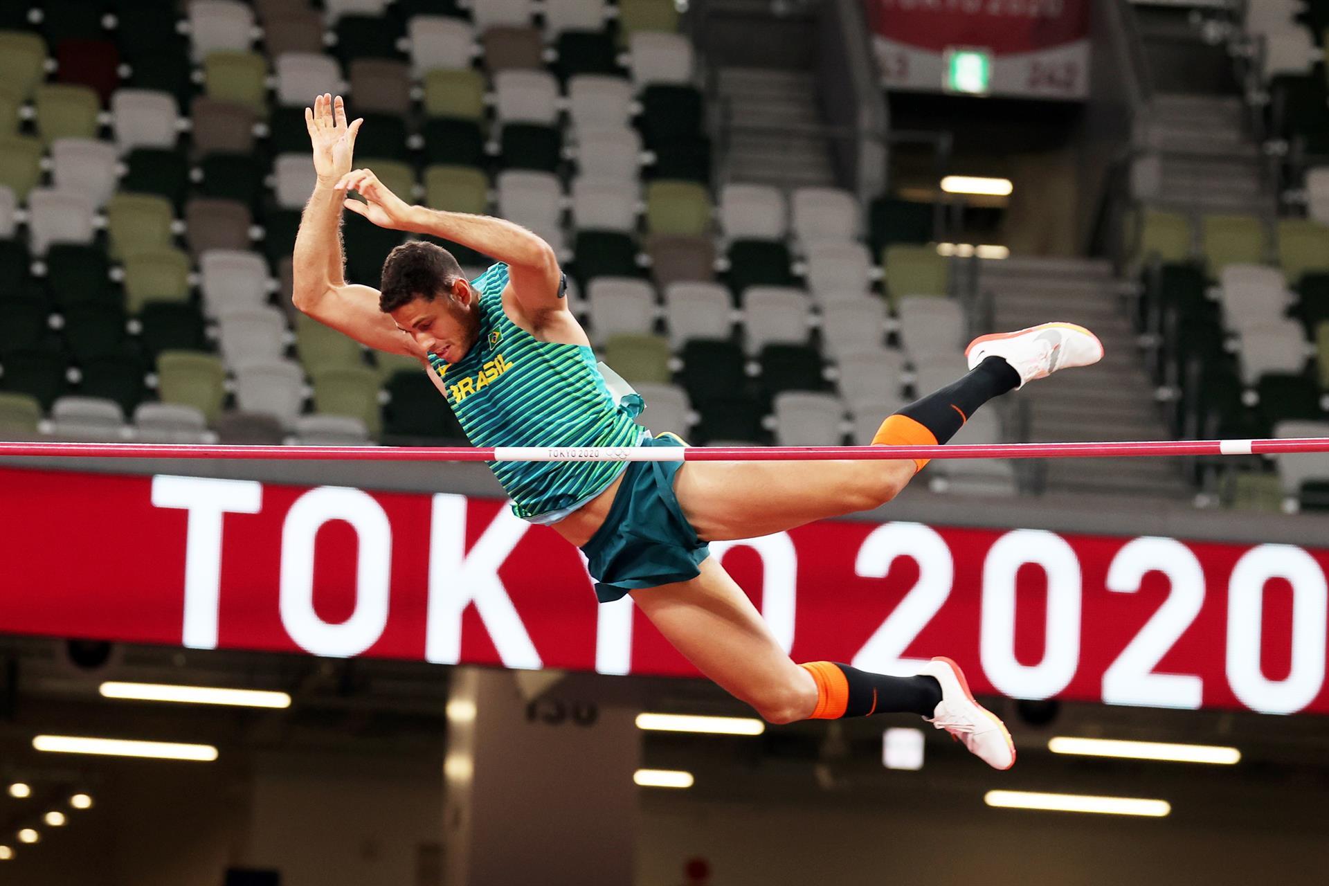 Thiago Braz conquistou o bronze em Tóquio.