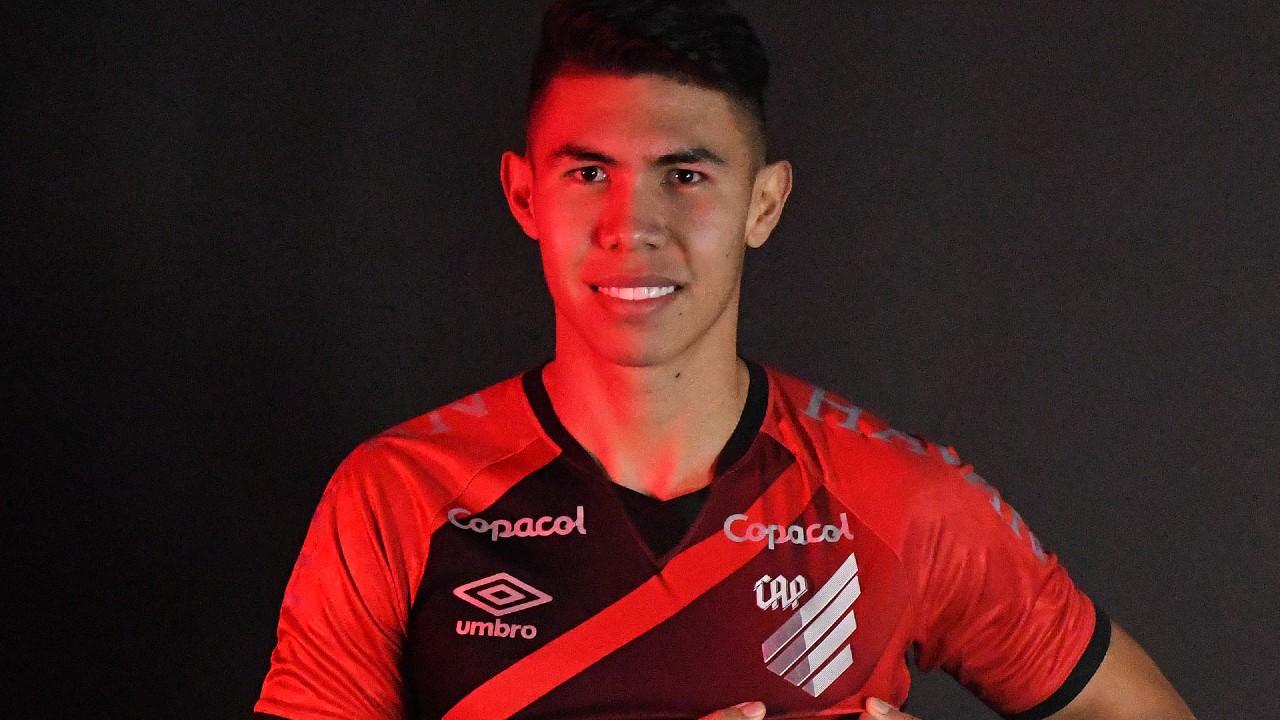 Nicolás Hernández, novo zagueiro do Athletico