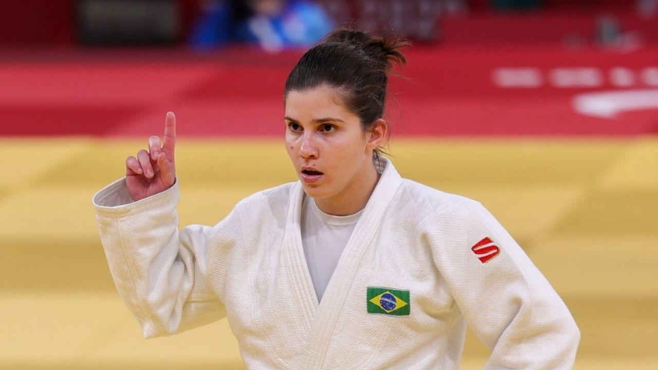 Alana Maldonado derrota georgiana e conquista ouro no judô na Paralimpíada