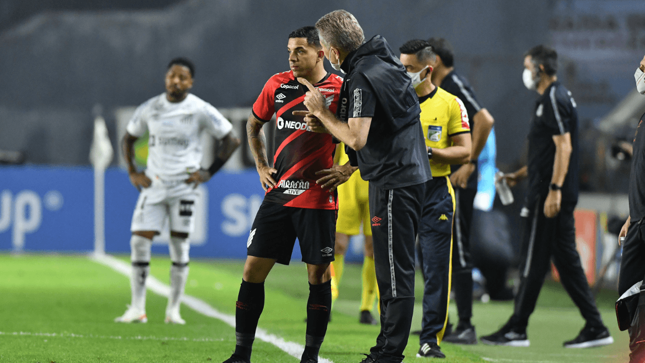 Athletico de Paulo Autuori soube sofrer, quebrou tabu e “copou” o Santos na Vila