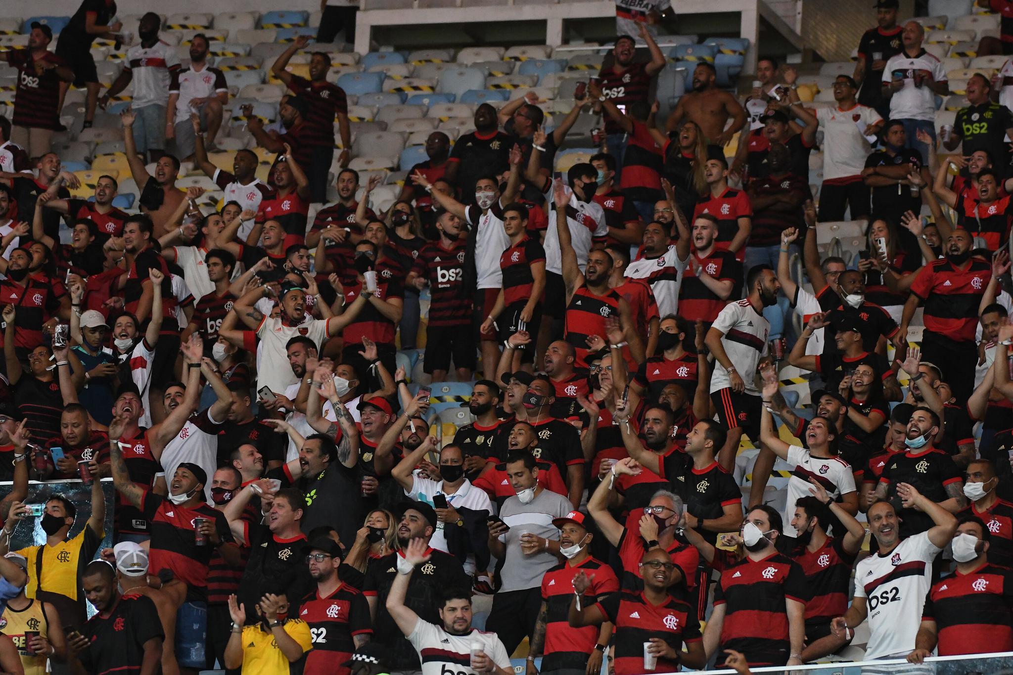 Torcedores do Flamengo na partida contra o Grêmio na Copa do Brasil