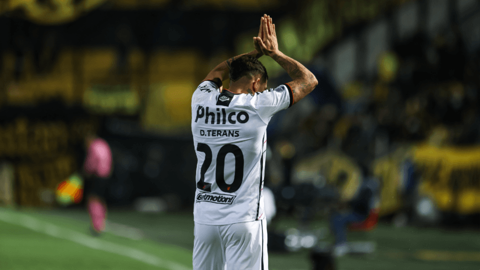 David Terans marcou contra seu ex-clube, o Peñarol