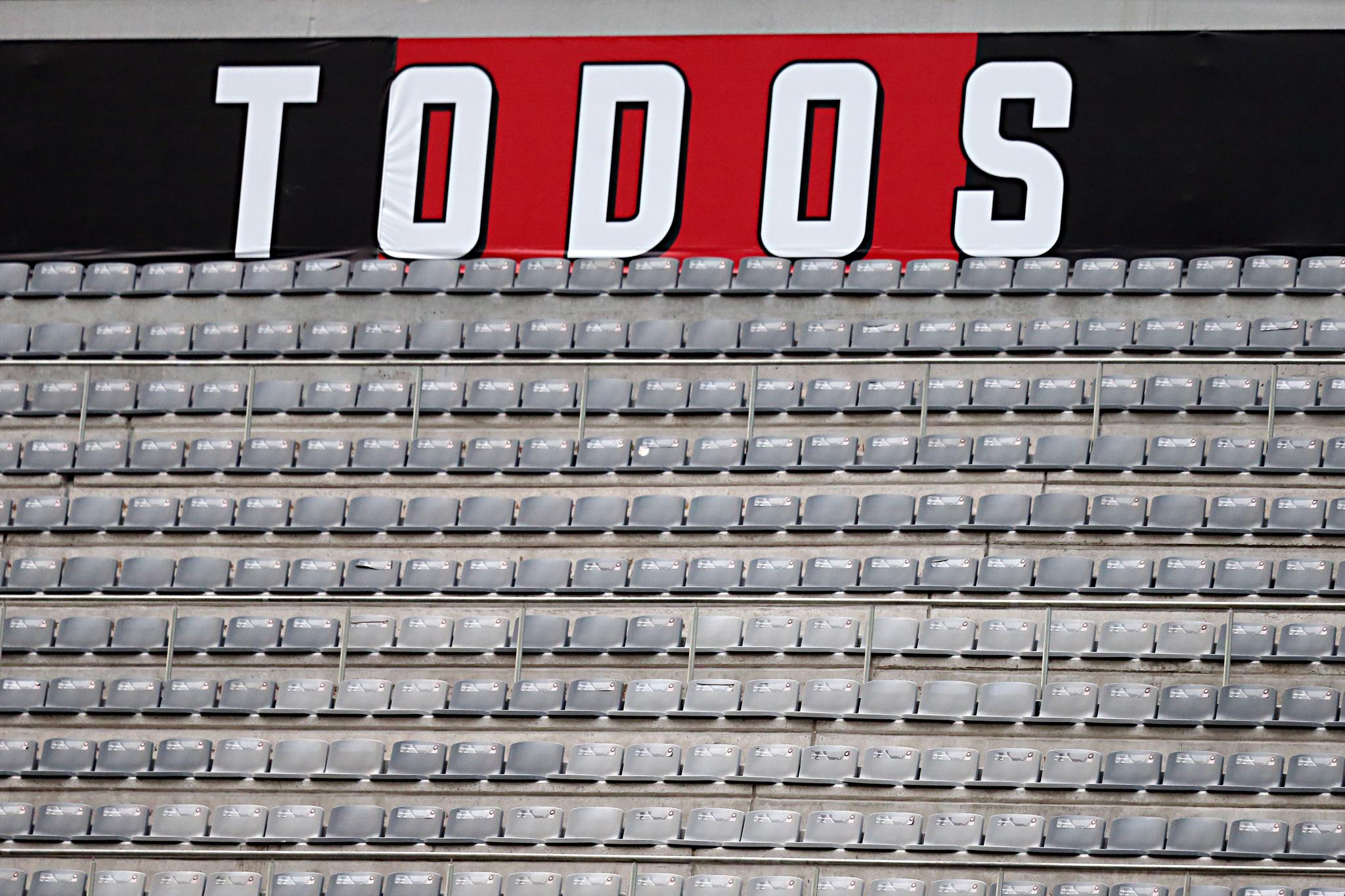 No Athletico, Petraglia privatiza o lucro, mas quer socializar o prejuízo de abrir a Arena ao torcedor
