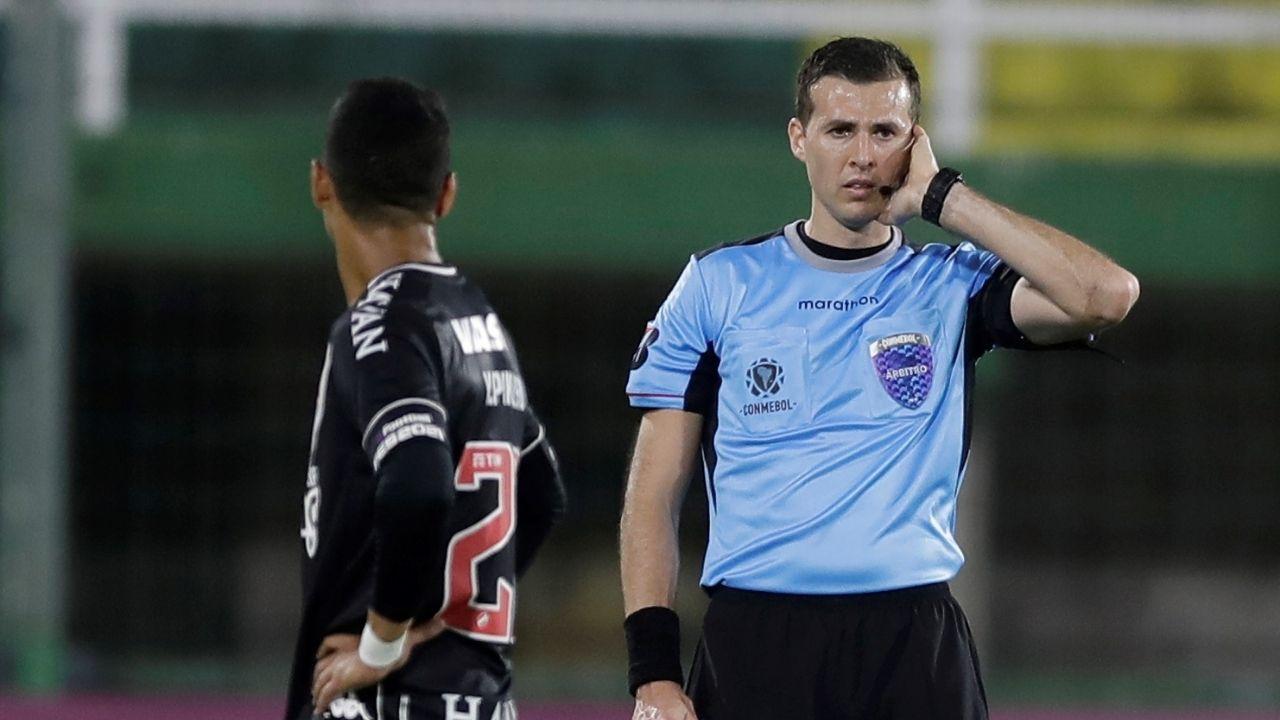 Conmebol define árbitro uruguaio para decisão Athletico e Red Bull Bragantino
