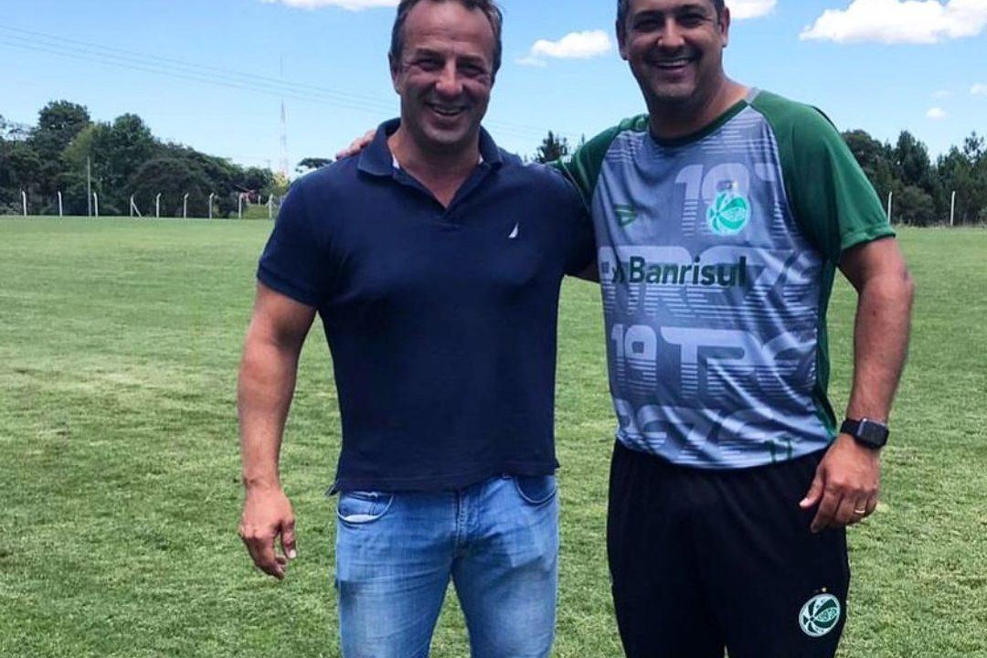Luiz Alberto e o ex-técnico do Juventude, Marquinhos Santos.
