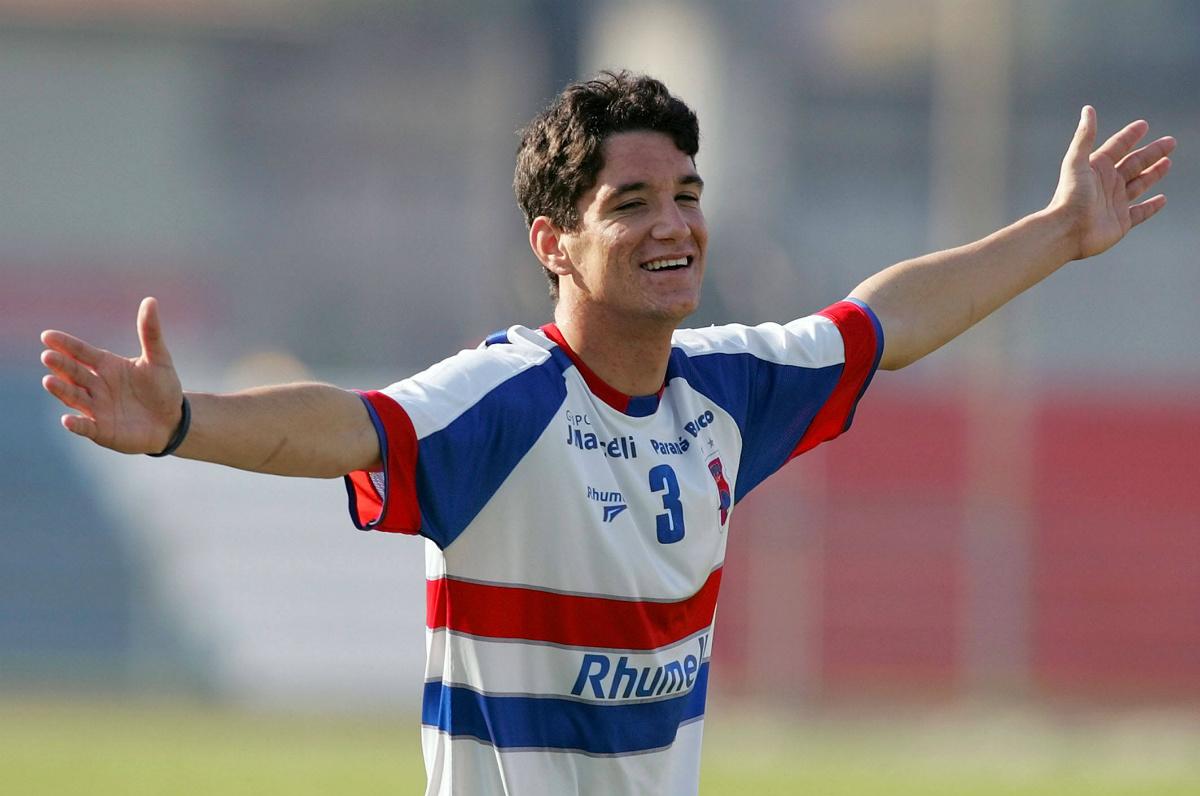 Thiago Neves foi revelado pelo Paraná.