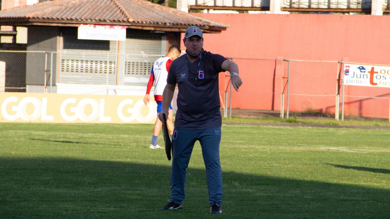 Jorge Ferreira comanda o Paraná em 2022. Foto: Rodrigo Sanches/Paraná Clube.
