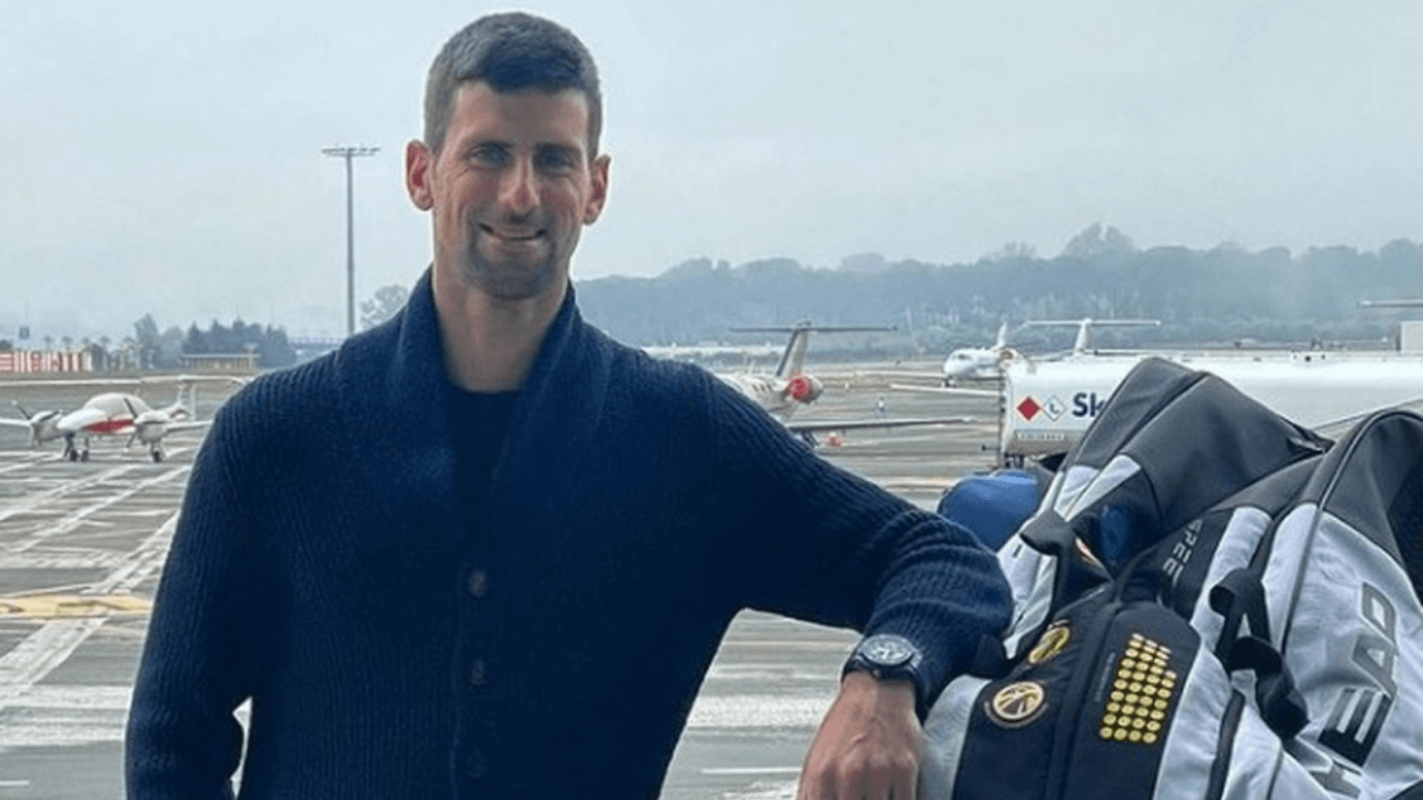 Djokovic postou foto antes de embarcar para a Austrália