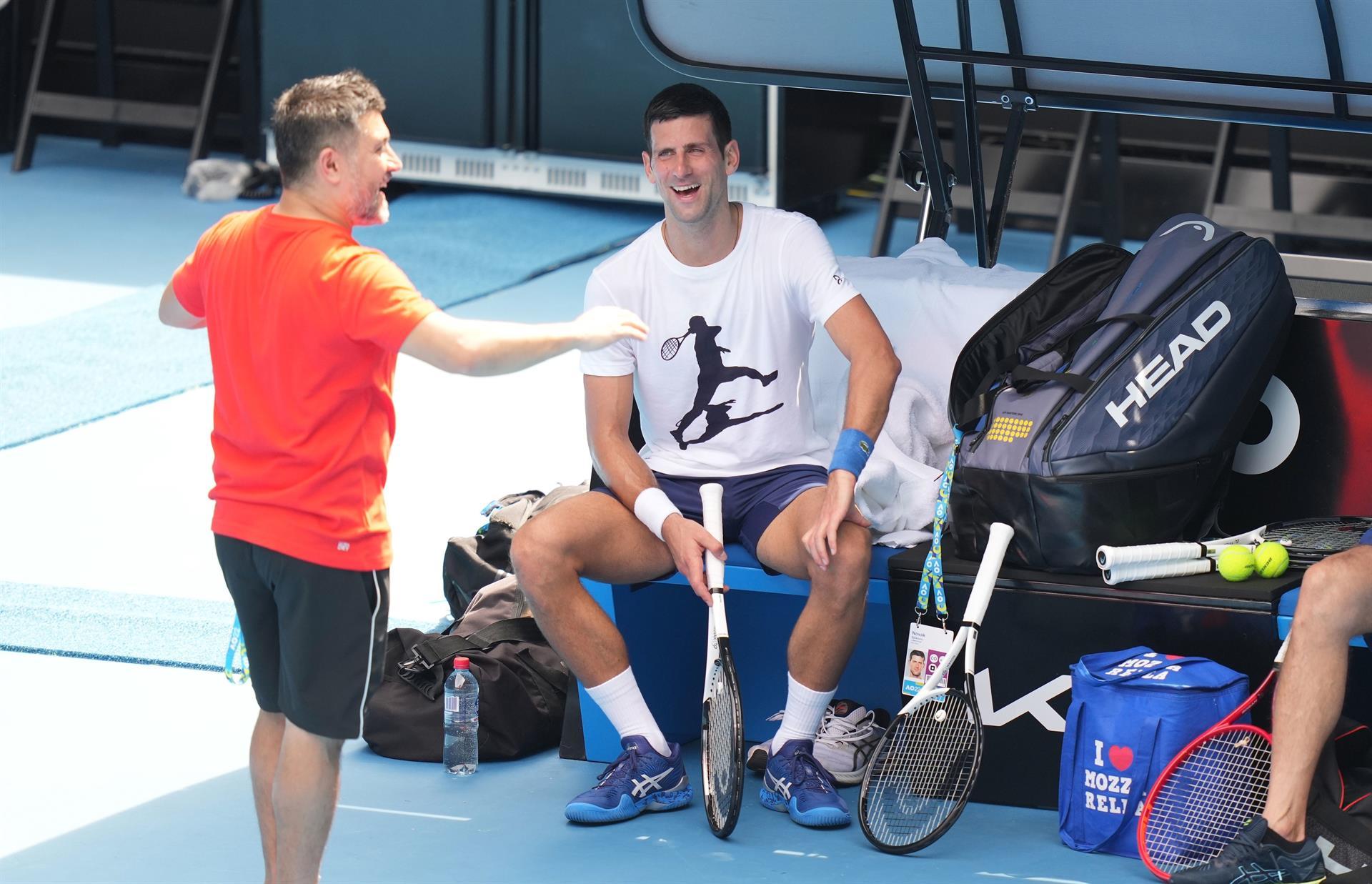 Novak Djokovic é acusado de mentir no formulário de entrada na Austrália