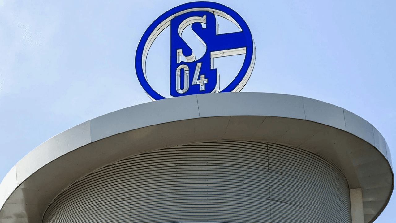 Schalke 04 rompe contrato com estatal russa após 15 anos de patrocínio