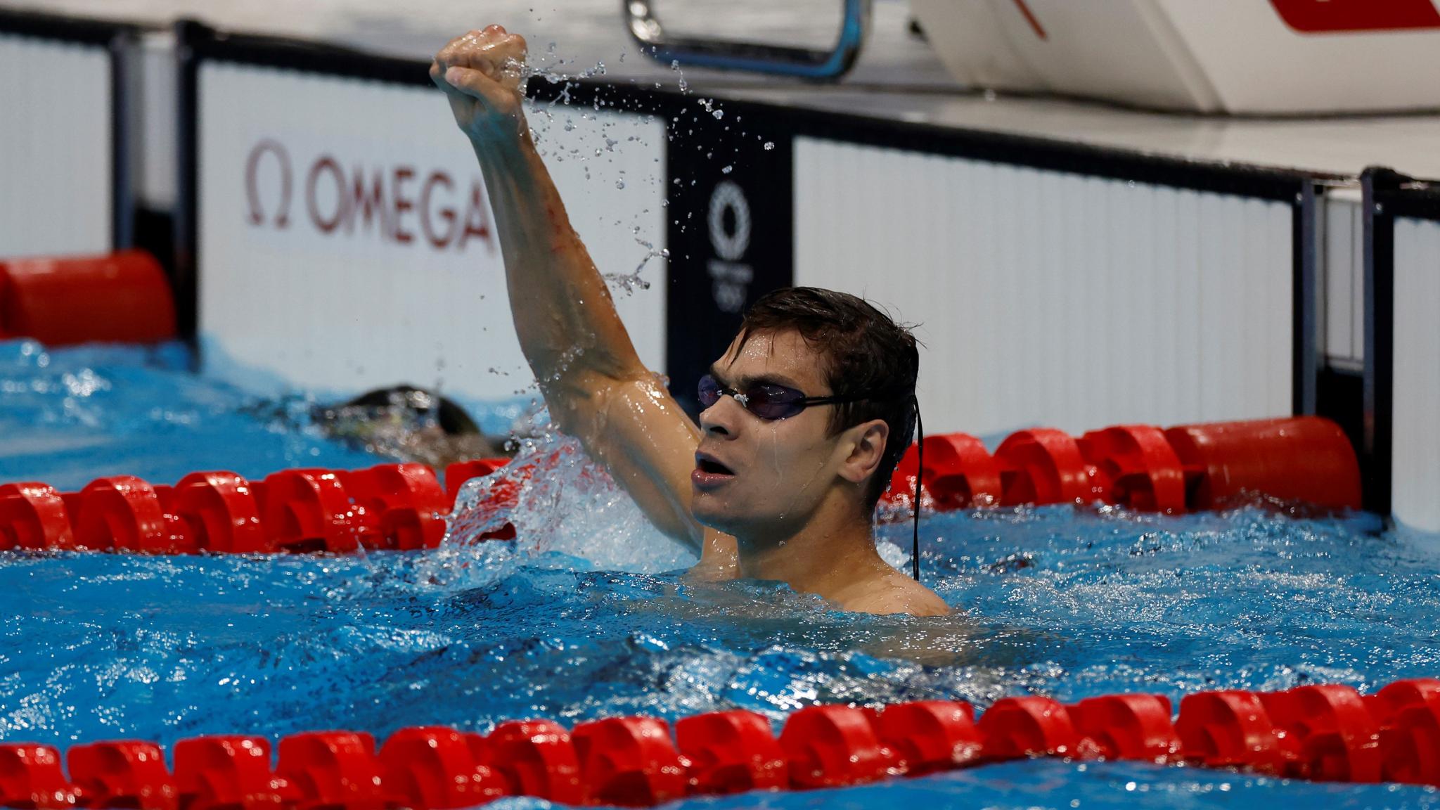 O russo Evgeny Rylov após vencer os 100 metros costas em Tóquio-2020: nadador apoia a invasão da Ucrânia e participou de evento pró-Putin em Moscou.
