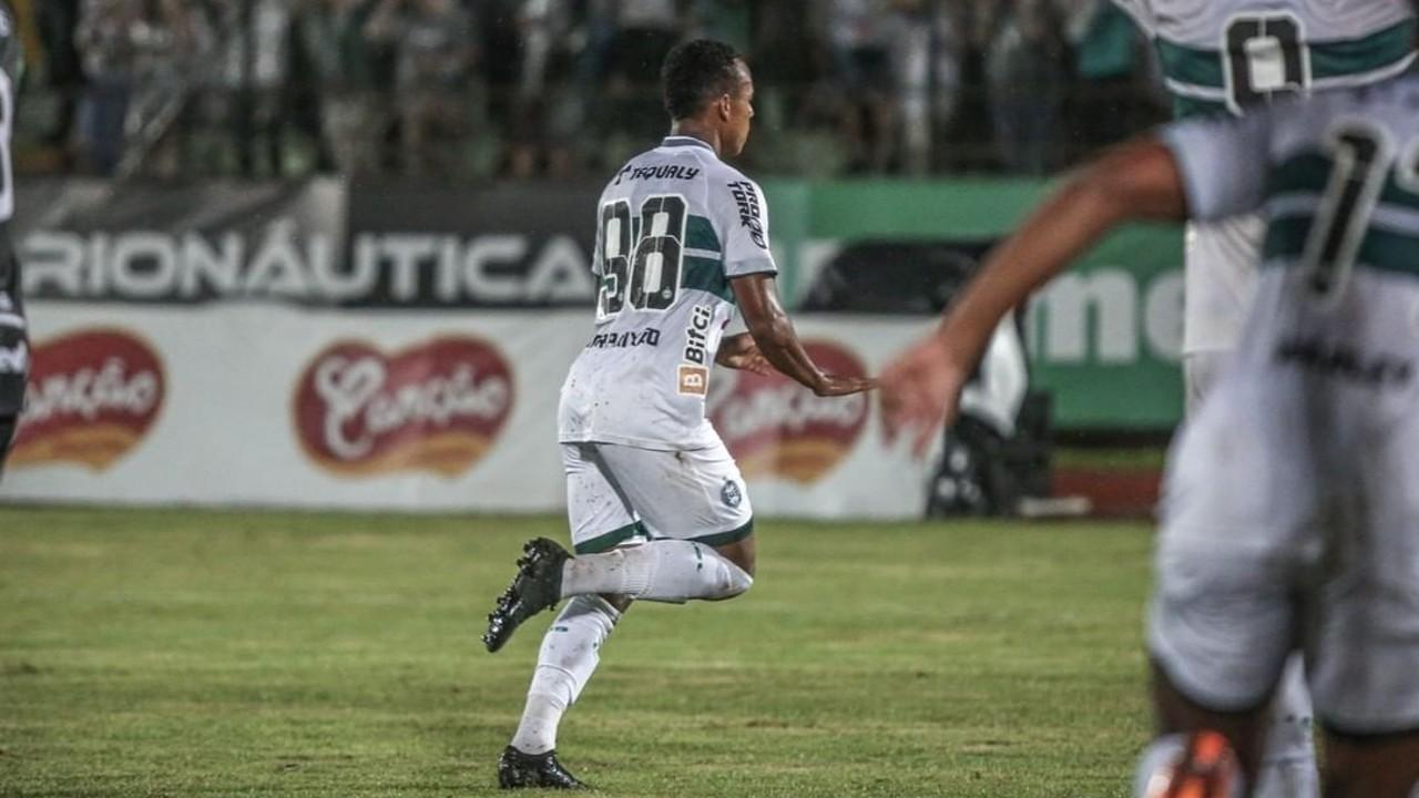 Igor Paixão marcou um dos gols da vitória sobre o Maringá