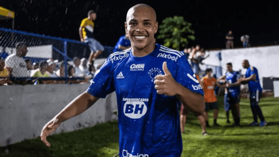 Vitor Roque, considerado uma das joias do Cruzeiro