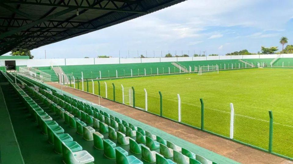  Estádio João Ribeiro, o "Ribeirão", em Tocantinópolis