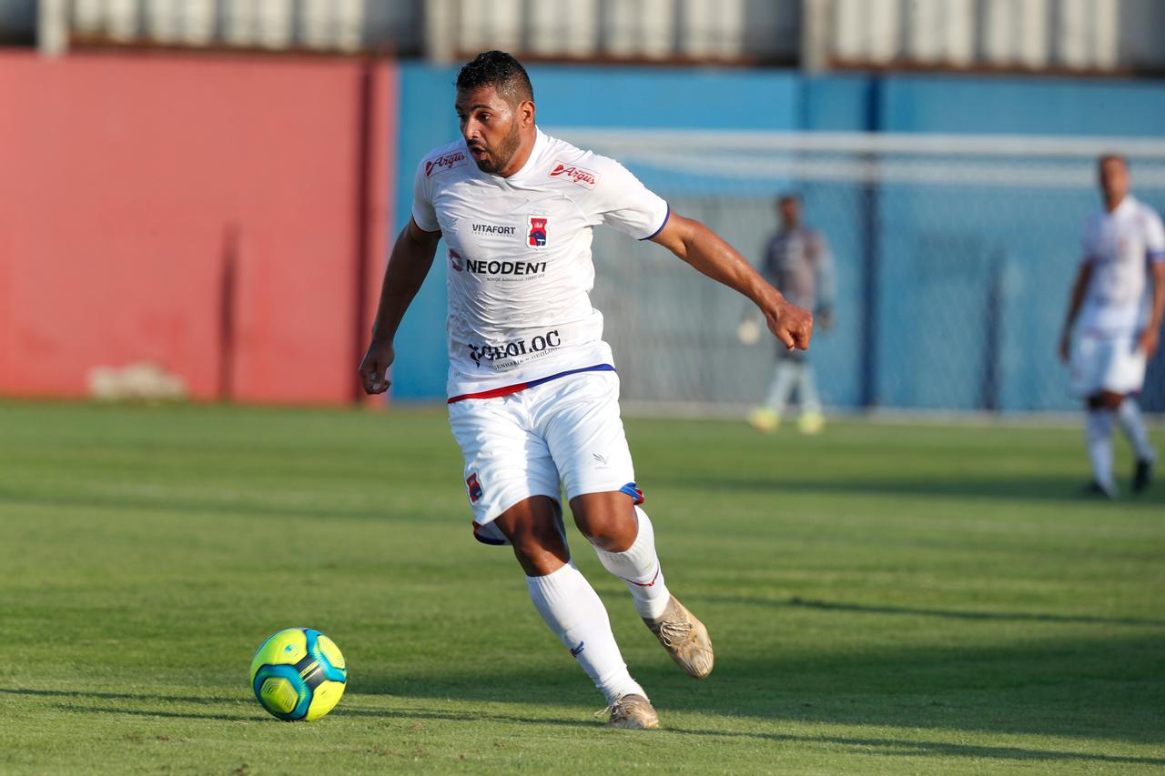 Carlos Henrique marca seu primeiro gol pelo Paraná