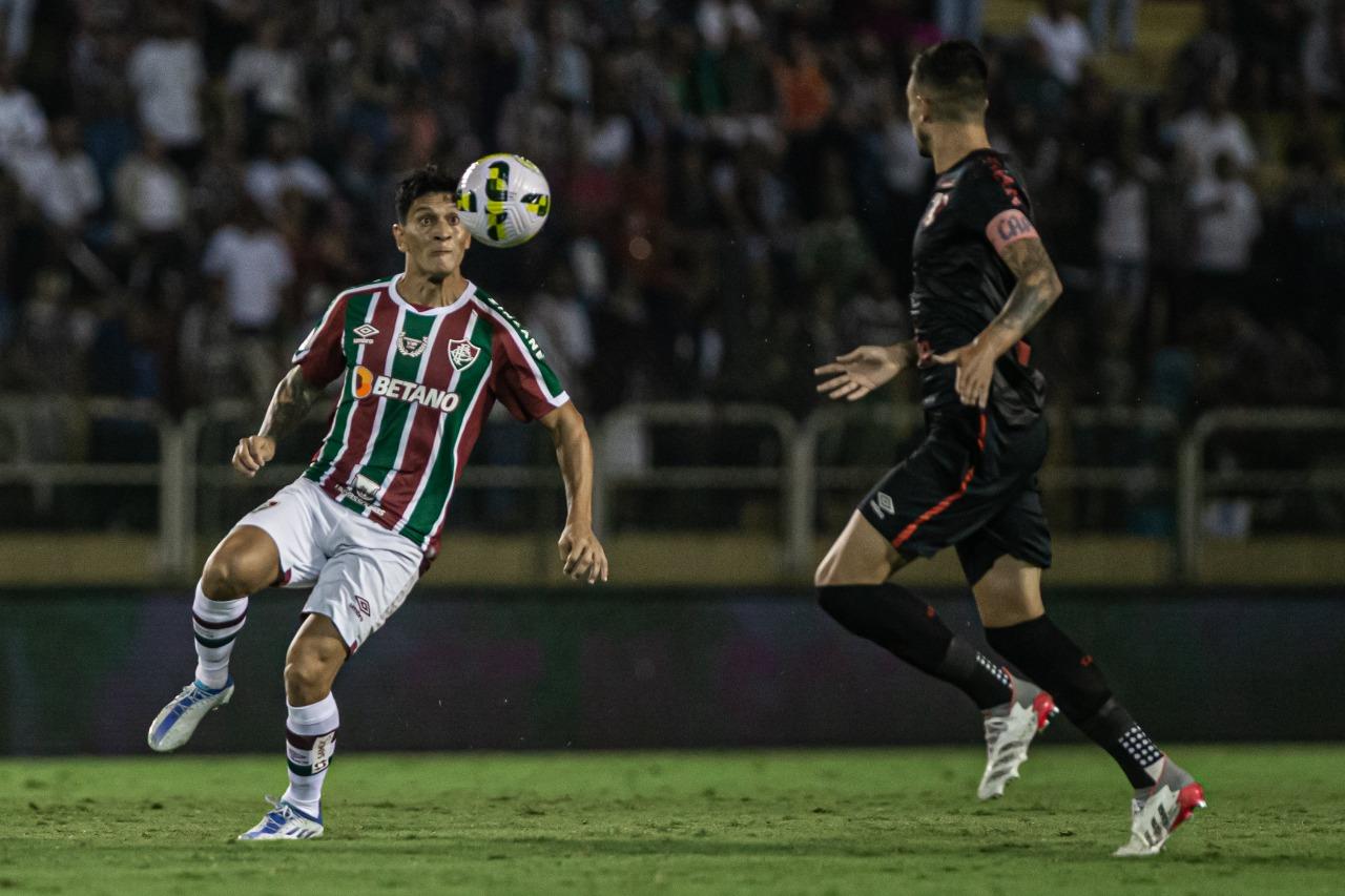 Fluminense mostra que Athletico pode comprar jogadores, mas não um time