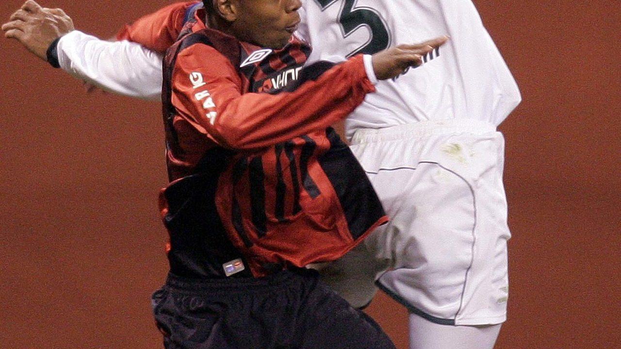 Fernandinho em sua primeira passagem pelo Furacão (Foto: Rodolfo Bührer/Arquivo Gazeta do Povo)
