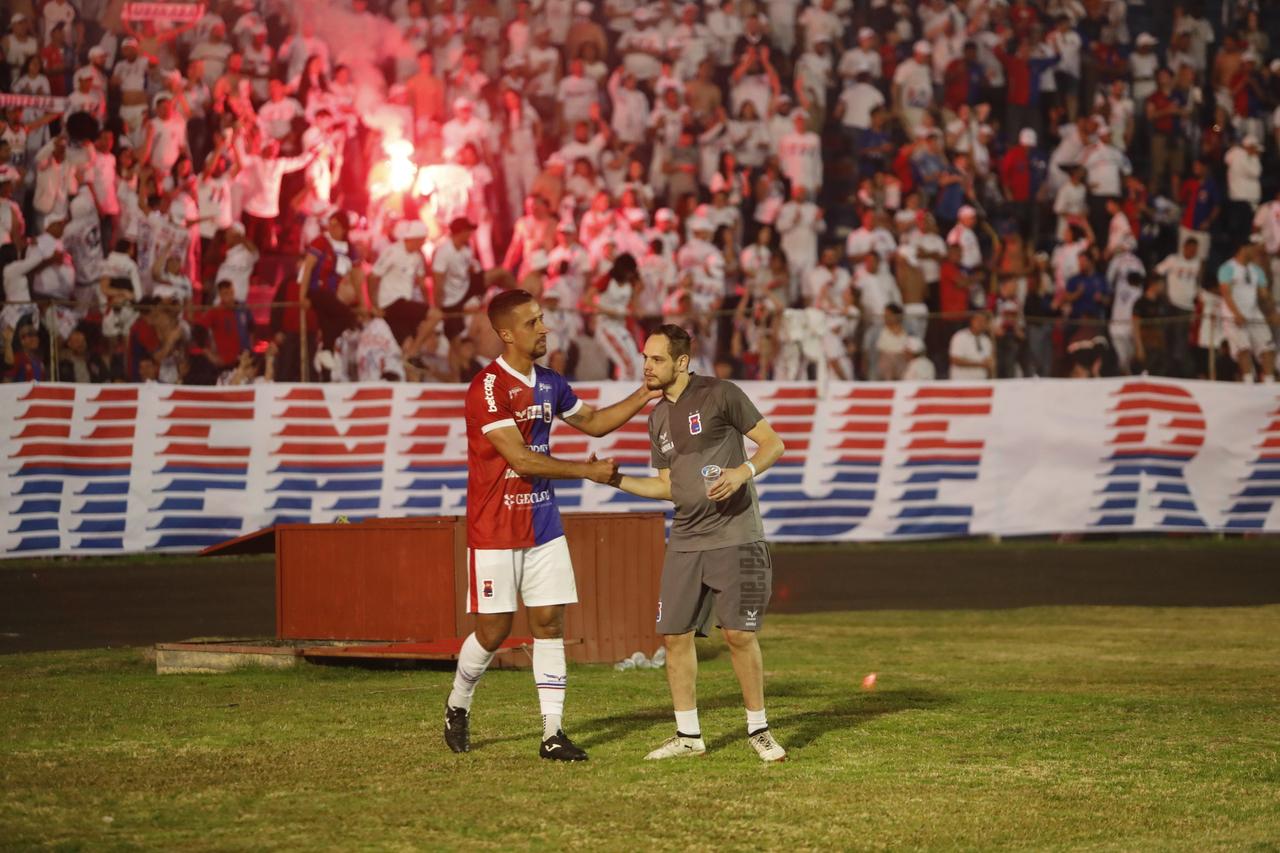 Três mil torcedores foram à Vila no duelo decisivo contra o Nova Iguaçu.