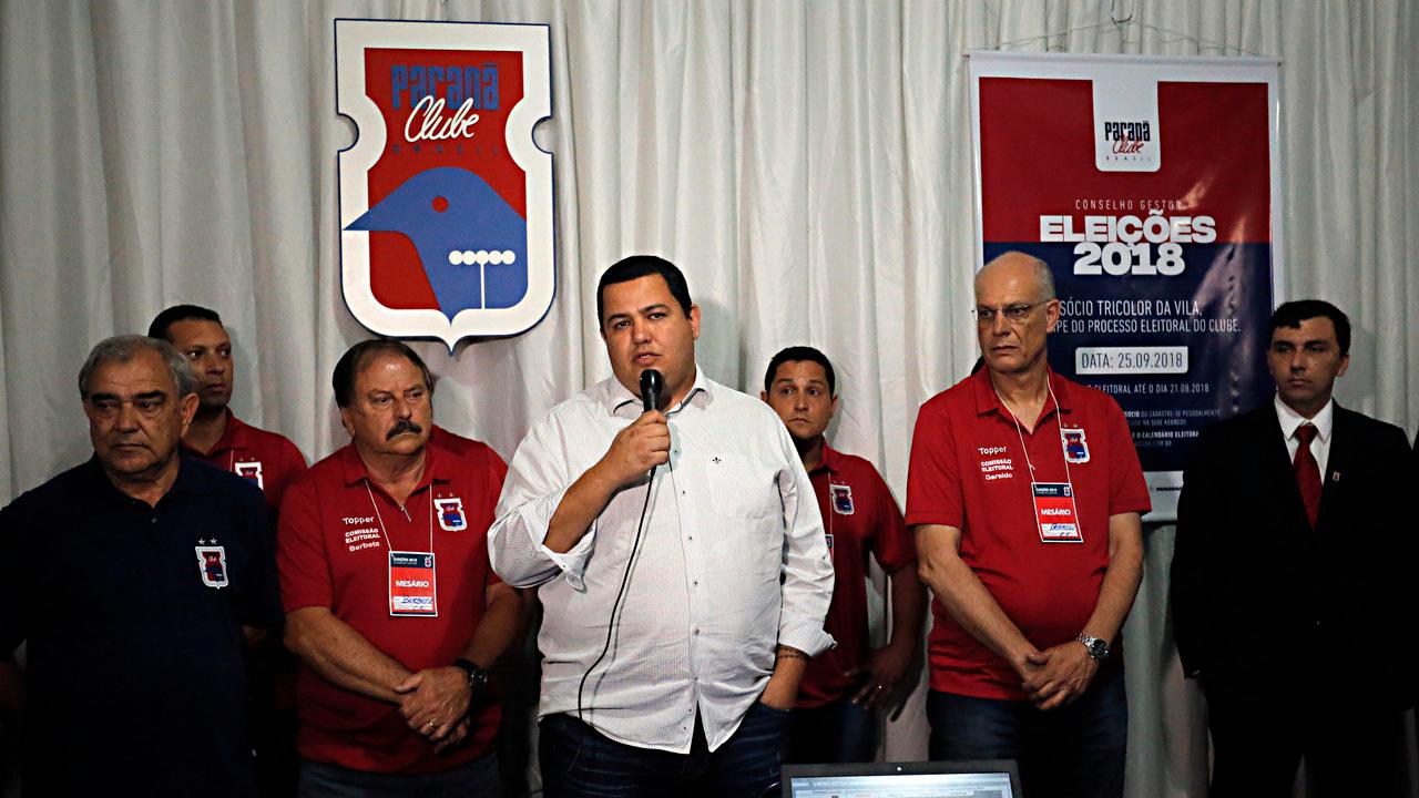 Leonardo Oliveira foi reeleito em 2018 prometendo controlar dívidas. Foto: Albari Rosa/Arquivo/Gazeta do Povo/UmDois