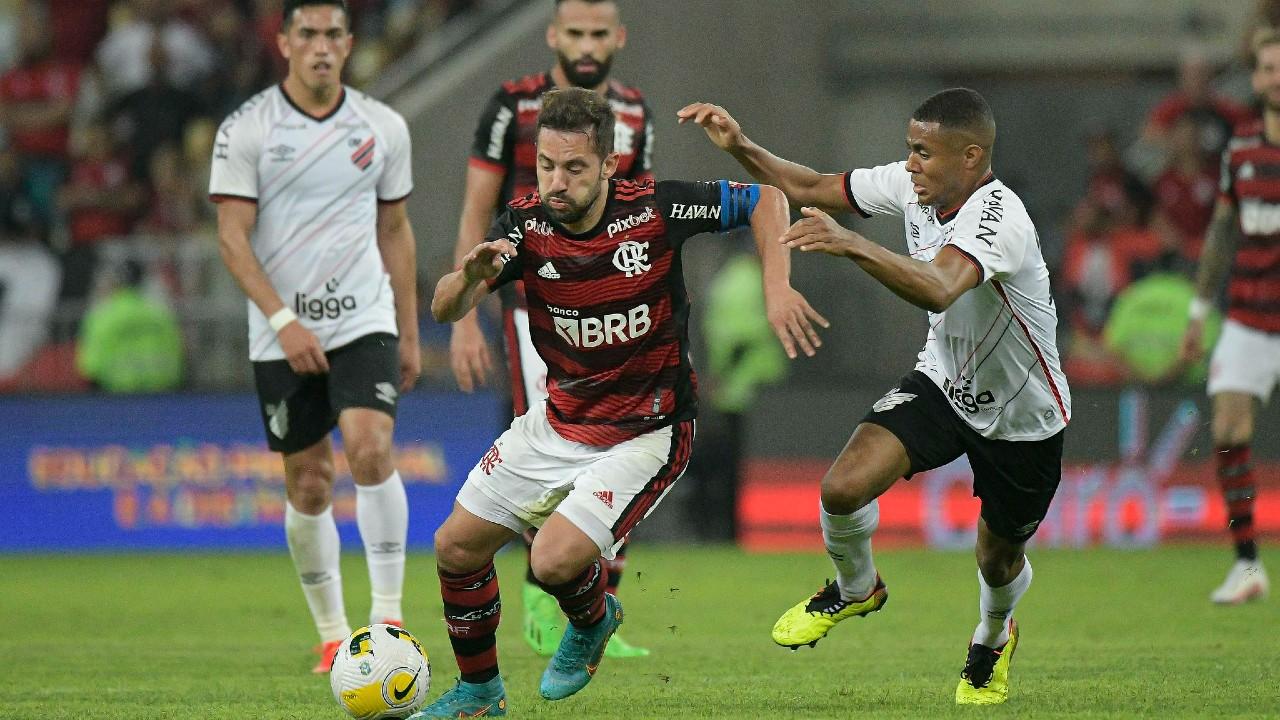 Athletico fechou os espaços do Flamengo.