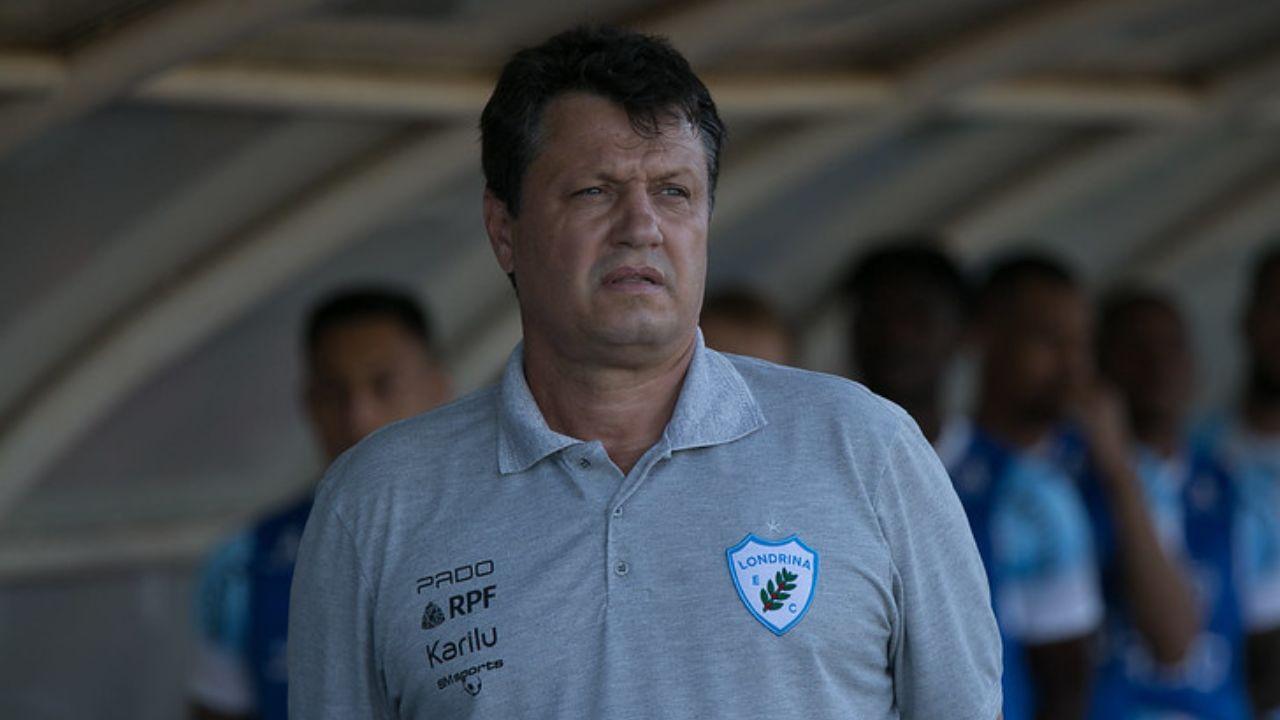Adilson Batista é o atual técnico do Londrina
