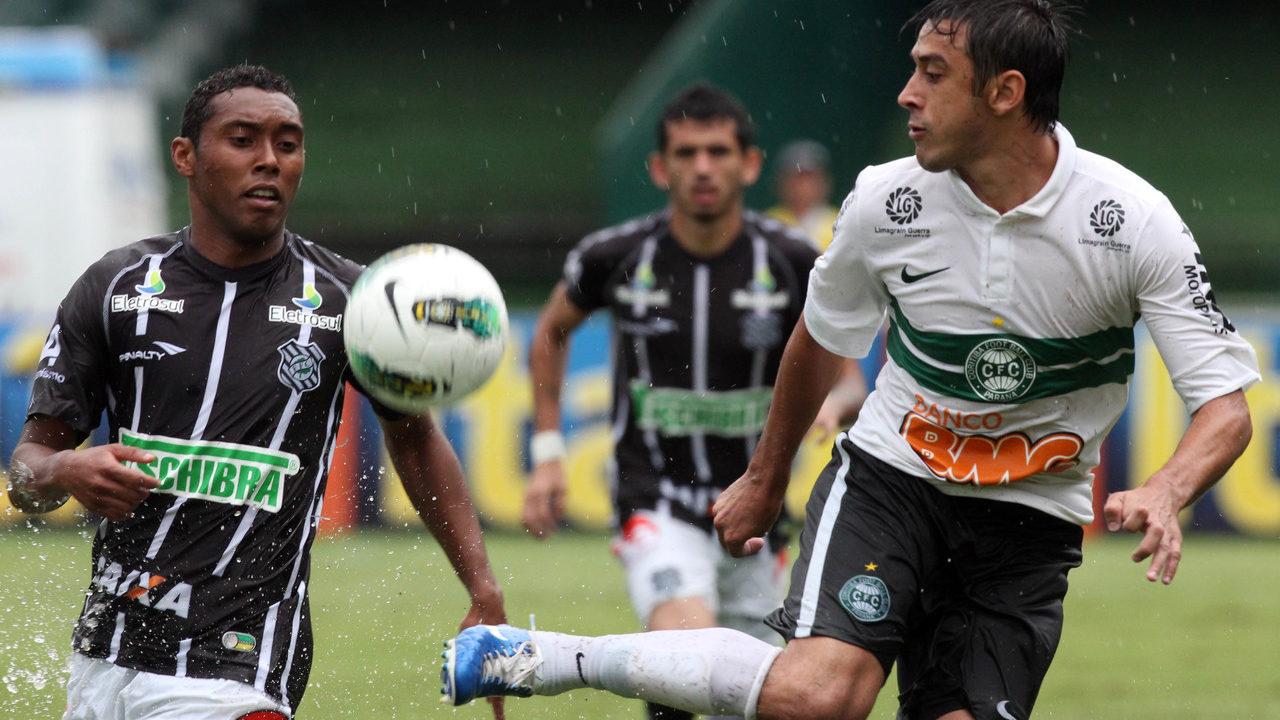Robinho terminou 2012 como líder de assistências do Coritiba no Brasileirão.