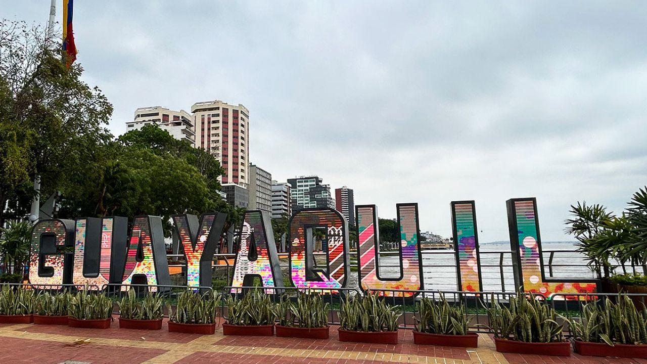 O clima de Guayaquil: trânsito caótico e atenção ao andar nas ruas