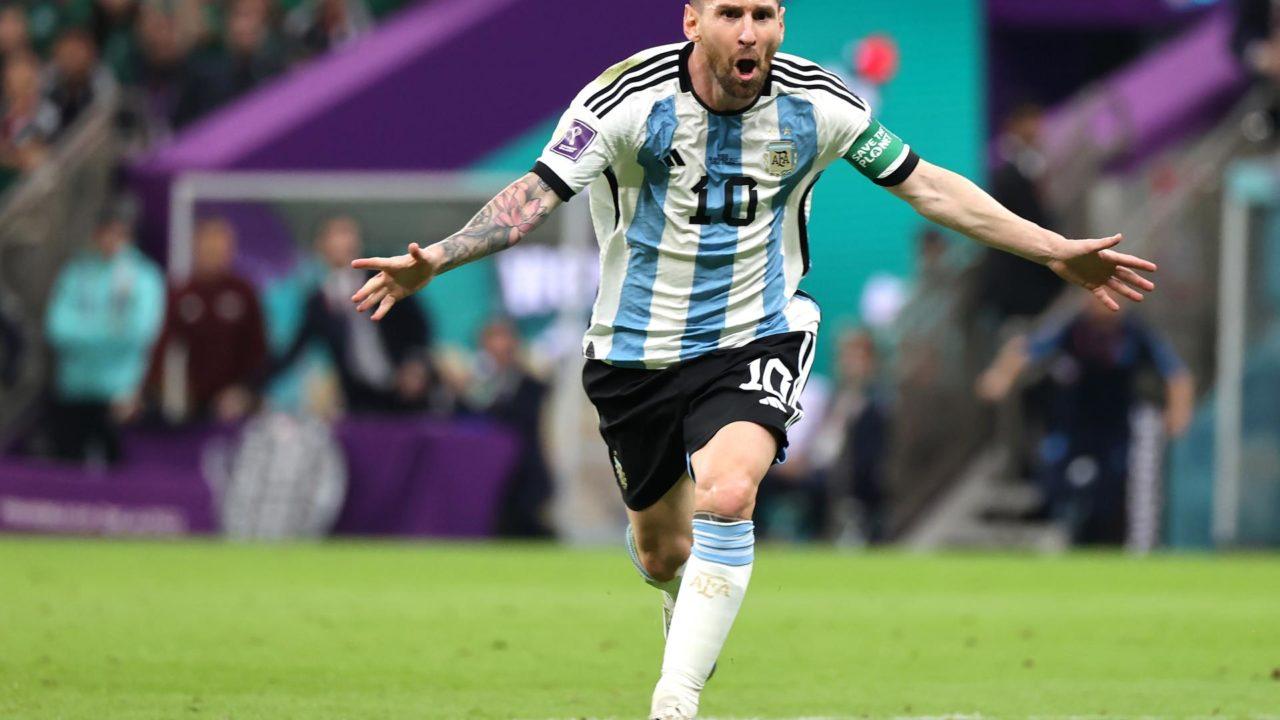 Lionel Messi comemora gol pela Argentina