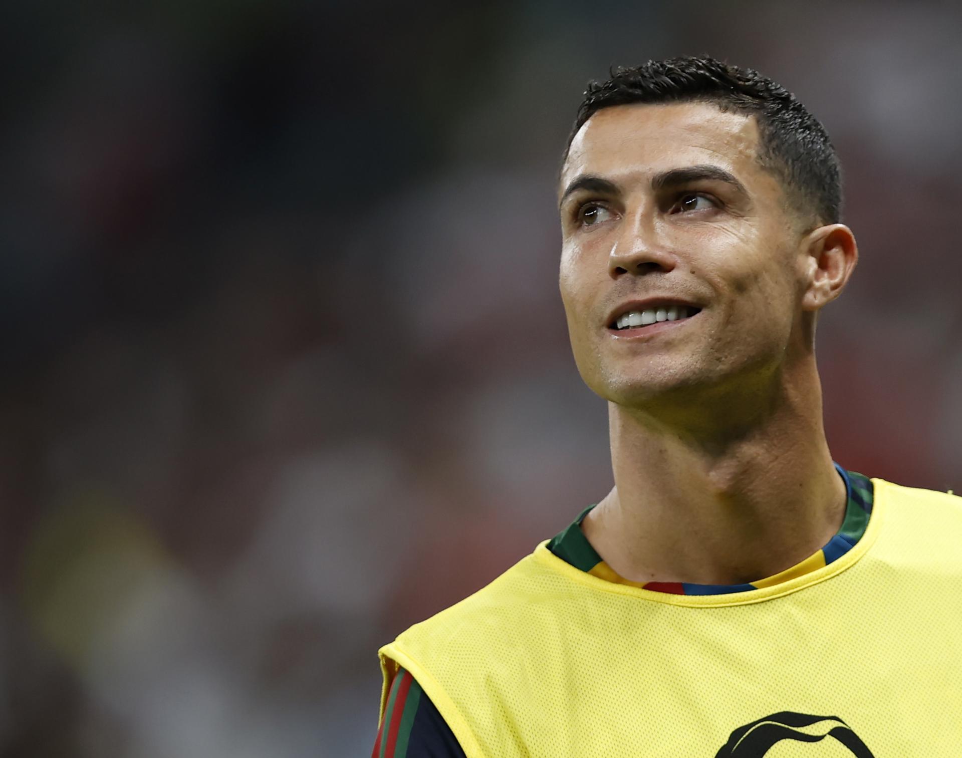 Cristiano Ronaldo começou no banco de Portugal contra a Suíça