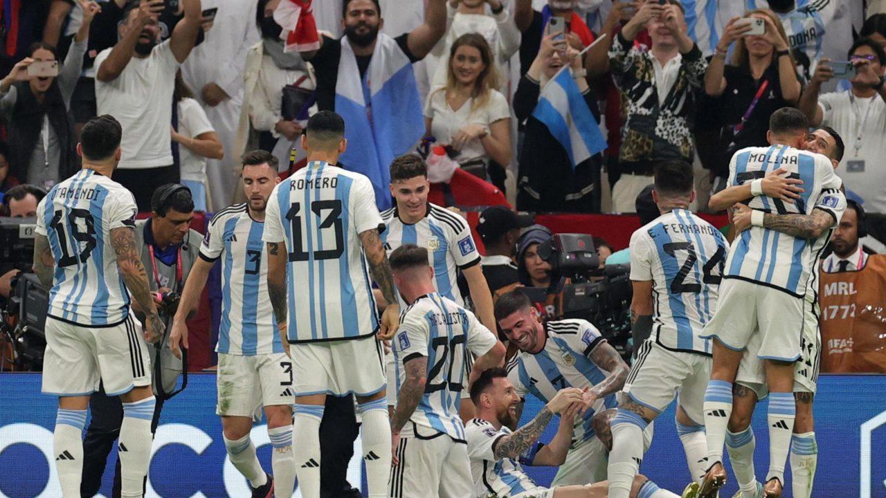 Argentina abre 2 a 0