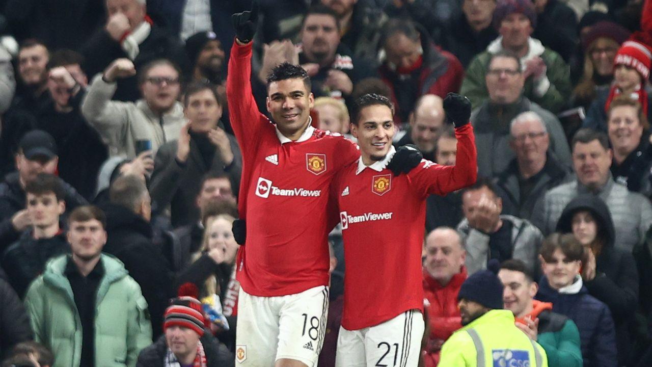 Casemiro e Antony em vitória do Manchester United